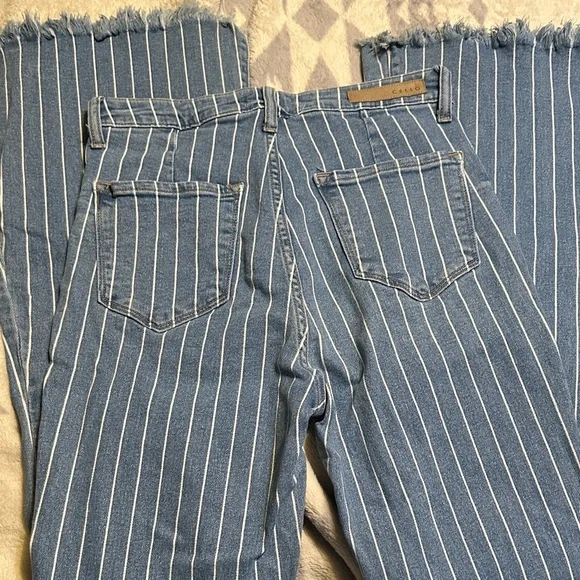 678. Cello juniors size 7 striped flare jeans with frayed hem - Picture 2 of 10